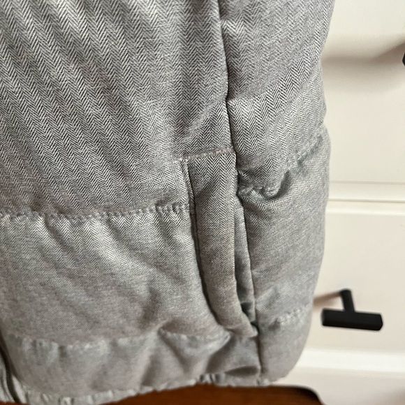 Old Navy Frost Free Vest - Picture 4 of 4